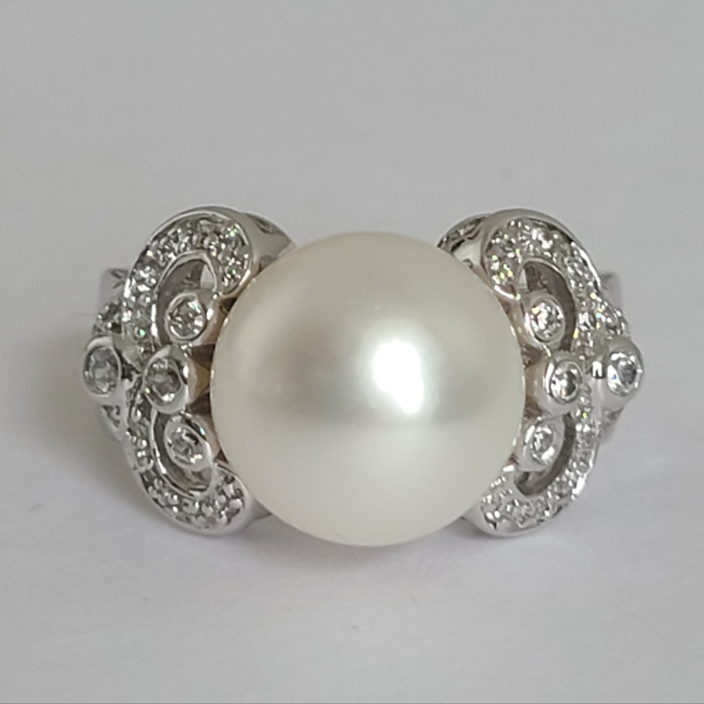 Sterling Silver Filigree Large Pearl Cabochon Crystal Cocktail Statement Ring